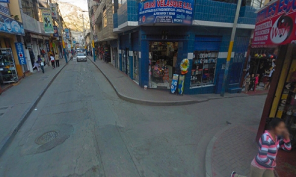 DELINCUENTES COGOTEAN Y ROBAN CELULAR A ESCOLAR EN ABANCAY