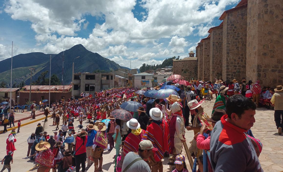 FIESTA COSTUMBRISTA DE LA HUAYLÃA ANTABAMBINA Y TAKANAKUY 2023 CONGREGÃ“ A CIENTOS DE POBLADORES