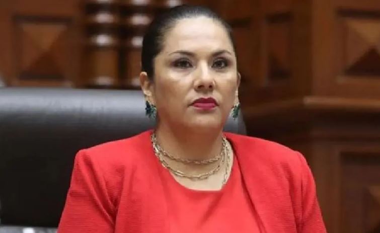 DIGNA CALLE REAFIRMA QUE IMPULSARÁ LA RENUNCIA PARLAMENTARIA: 
