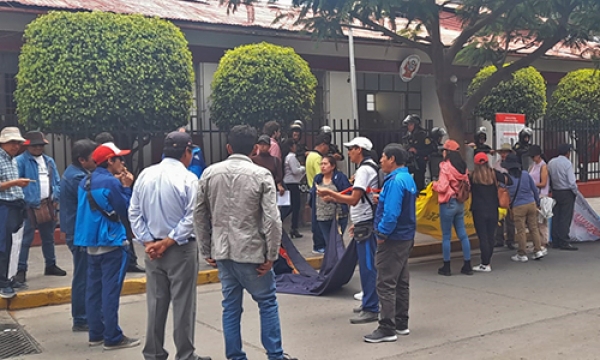 �POR HUELGA DE DOPOR HUELGA DE DOCENTES ALUMNOS DE LA UNAMBA PERDIERON CLASES POR UN MES