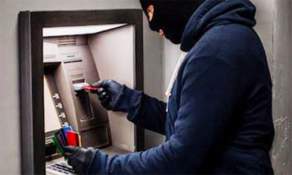 �DELINCUENTES SECUESTRAN A TRABAJADOR DE BANCO Y SE LLEVAN MÃS DE 8 MIL SOLES