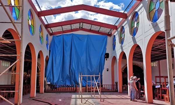 INICIARON CON LA RENOVACIÃ“N DEL TECHO DE LA CAPILLA SR. DE ILLANYA