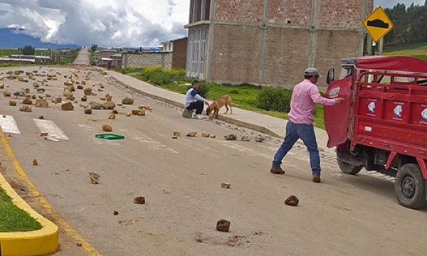 BLOQUEAN VÃA ANDAHUAYLAS - HUANCABAMBA - PAMPACHIRI