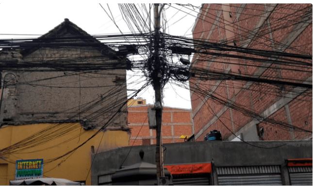 �DEFENSORÃA EXHORTA AL MTC A QUITAR EL CABLEADO EN DESUSO O EN MAL ESTADO DE LA VÃA PÃšBLICA