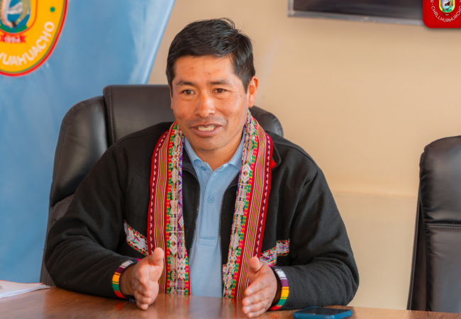 ALCALDE DE CHALLHUAHUACHO SIGUE EN FUNCIONES MIENTRAS JNE Y MINISTERIO PÚBLICO EVALÚAN SUSPENSIÓN