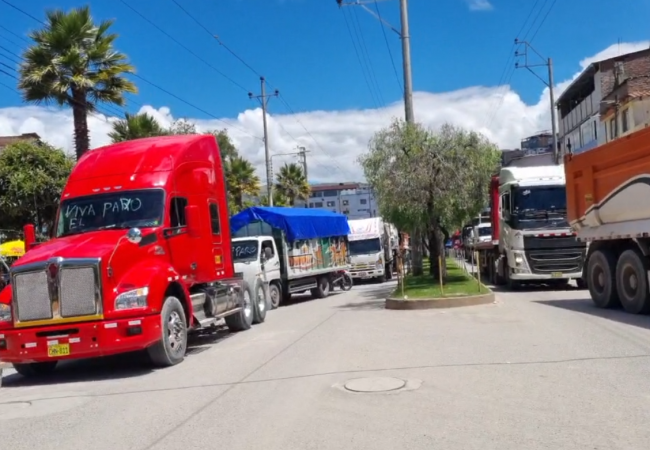 PARO DE TRANSPORTISTAS DEJA UN FALLECIDO Y ACUERDAN TREGUA TRAS REUNIONES CON EL EJECUTIVO