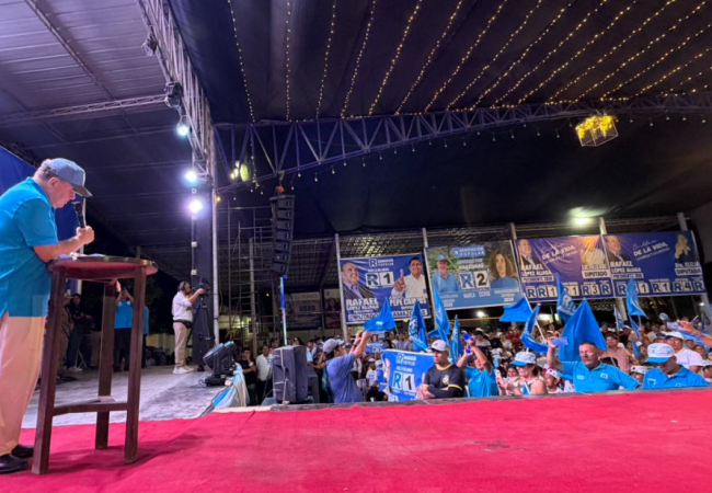 RAFAEL LÓPEZ LLEGARÁ A ANDAHUAYLAS Y ABANCAY EN MEDIO DE CUESTIONAMIENTOS