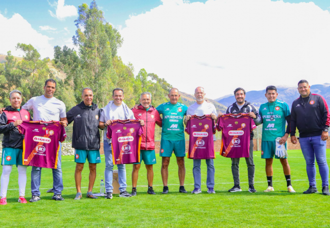 COMITIVA DE LA FPF Y MANO MENEZES DESTACAN AVANCE DE INFRAESTRUCTURA DEL CLUB LOS CHANKAS CYC EN ANDAHUAYLAS