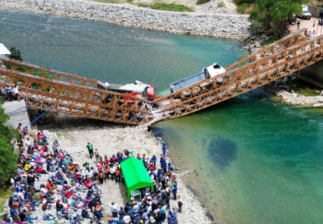 MINISTRO DE TRANSPORTES LLEGA A APURÍMAC TRAS COLAPSO DEL PUENTE PAMPATAMA Y ANUNCIA INSTALACIÓN DE PUENTE MODULAR